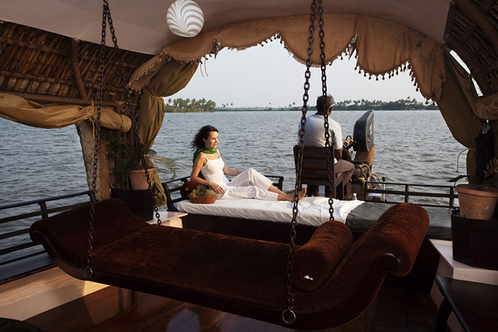 Stay In A Houseboat In Kumarakom