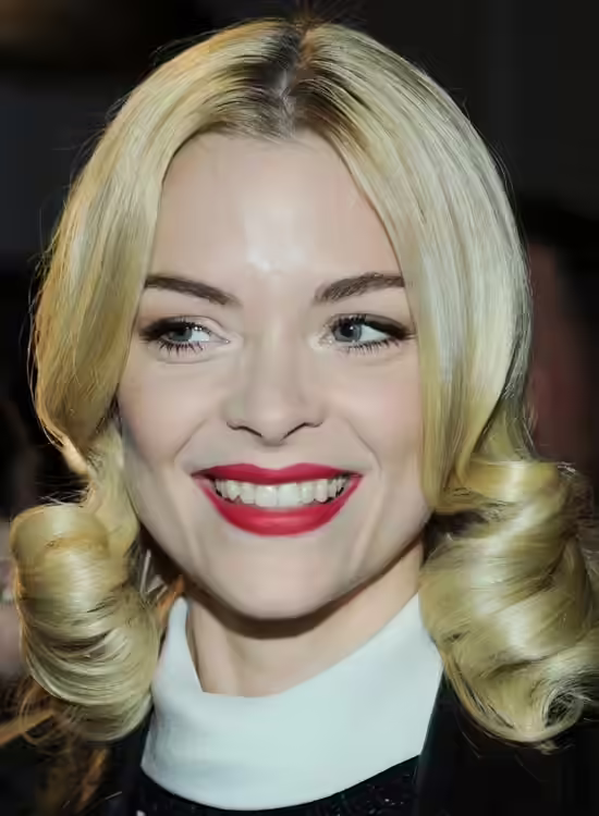 Smooth-Middle-Parted-Bob-with-Vintage-Curls
