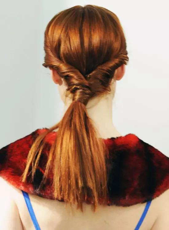 Thick-Low-Ponytail-with-Side-Twists-and-Hair-Wrap