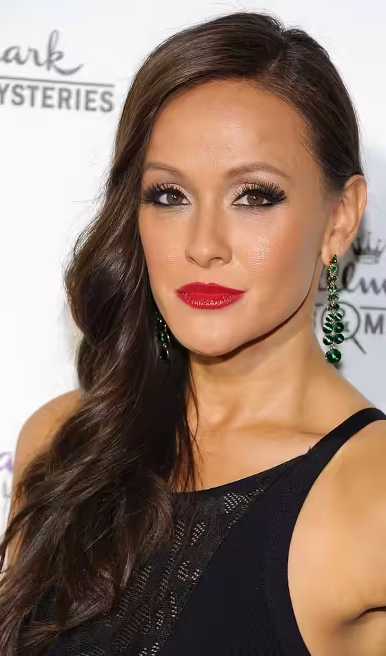 Summer Hairstyles For Long Hair - Dark Brown Side Sweep Dark Brown Side Sweep