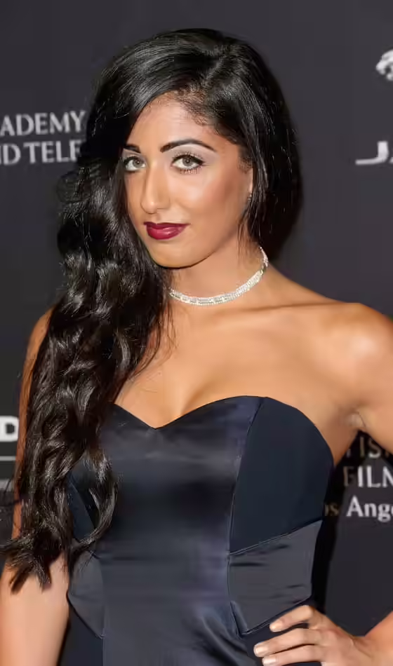 Summer Hairstyles For Long Hair - Long Black Shiny Side Part Long Black Shiny Side Part