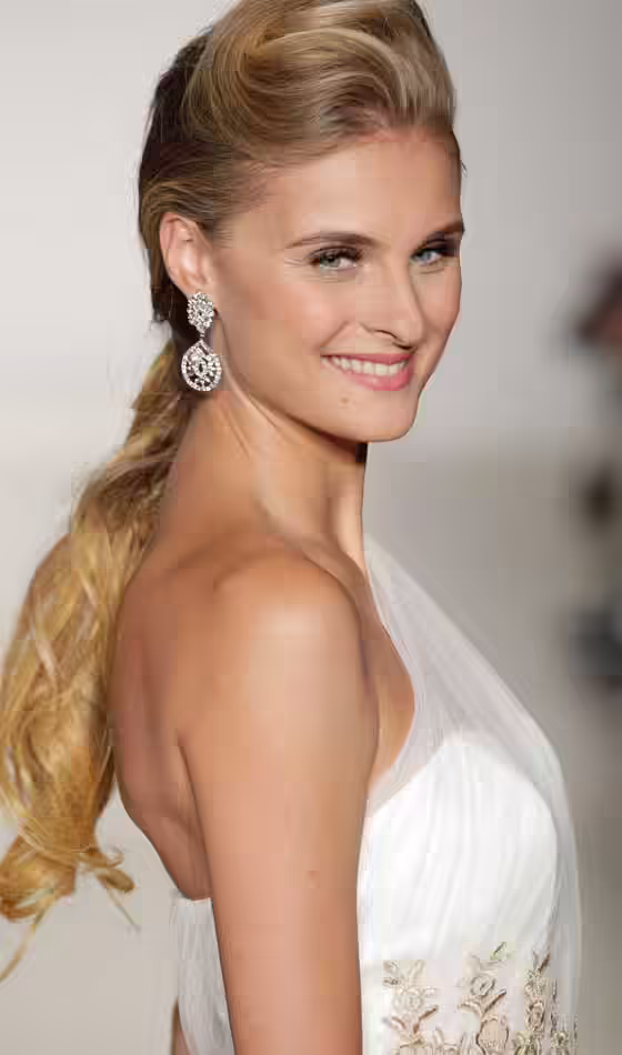 Summer Hairstyles For Long Hair - The Blonde Side Ponytail The Blonde Side Ponytail