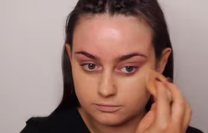 Step 3 Apply Your Foundation How To Hide Pimples With Makeup - Step 3 Apply Your Foundation