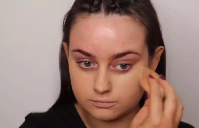 How To Hide Pimples With Makeup - Step 3 Apply Your Foundation 