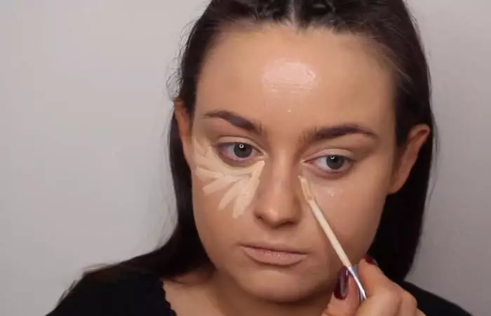 How To Hide Pimples With Makeup - Step 4 Add Some Concealer