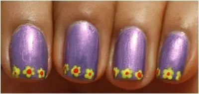 Flower Nail Art Designs - Create 3 to 4 flowers on the tip