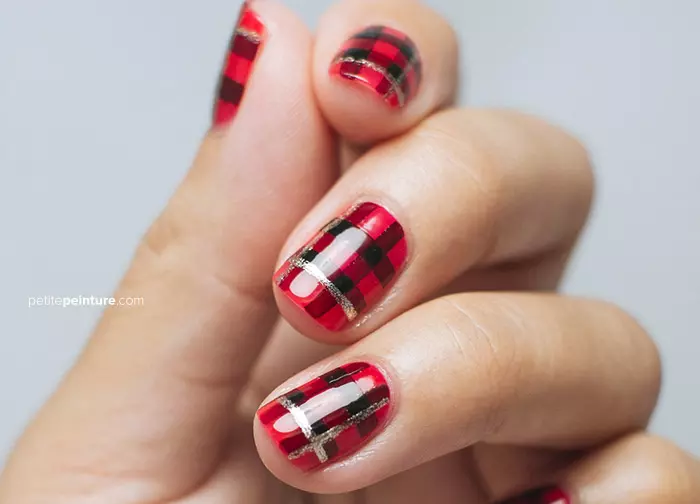 A Very Plaid Christmas Nail Art