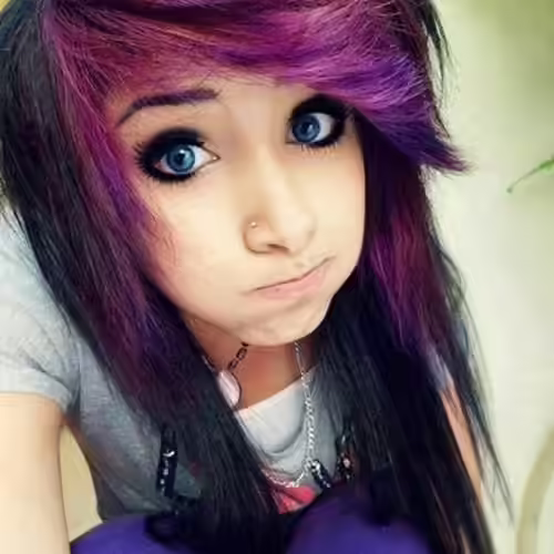 Emo Hairstyles For Girls - Black And Mauve Black And Mauve