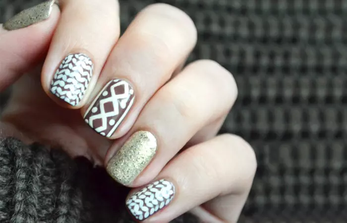 Christmas Sweater Nail Art