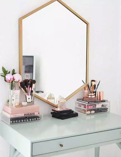 DIY Minimalist Vanity 