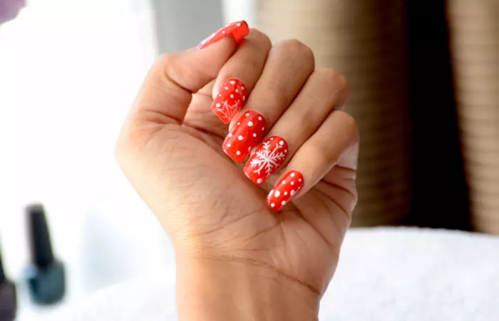 Red And White Christmas Nail Art