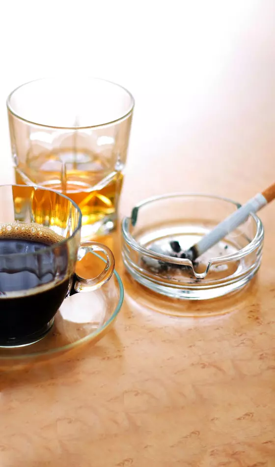 Cut down the intake of alcohol and caffeine in winter