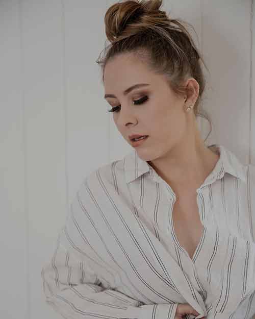 High Messy Bun High Messy Bun