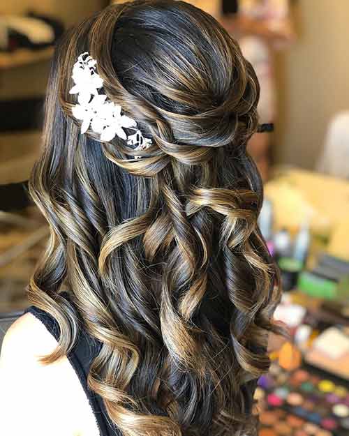 The HIghlight And Hair Clip Updo The HIghlight And Hair Clip Updo