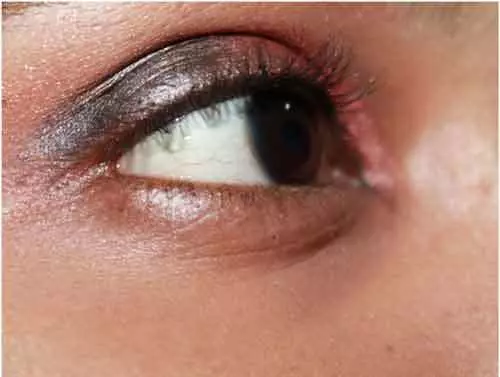 red eye makeup 