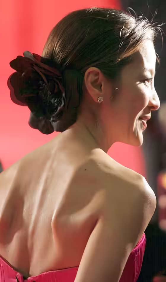 Asian Bridal Hairstyles - Hairstyle With Flowers Hairstyle with Flowers