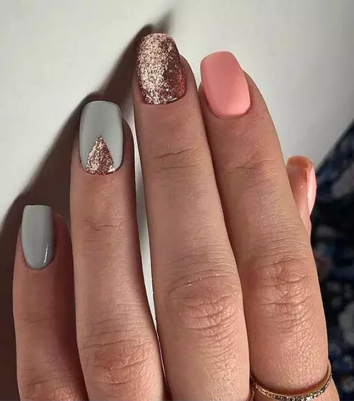 Peach-Toned Gold Glitter Nails