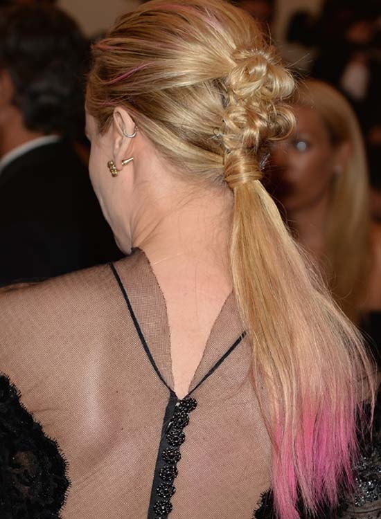 Ponytail-with-Twisted-Bows-and-Pink-Highlights