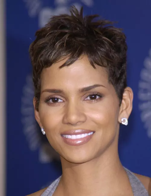 Halle Berry’ Classic Pixie