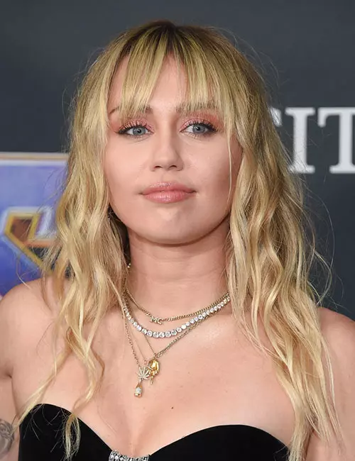 Miley Cyrus’ Crisp Waves