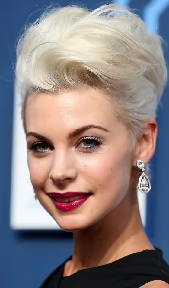 Bridal Hairstyles for Short Hair - Platinum High Wavy Bob Platinum High Wavy Bob