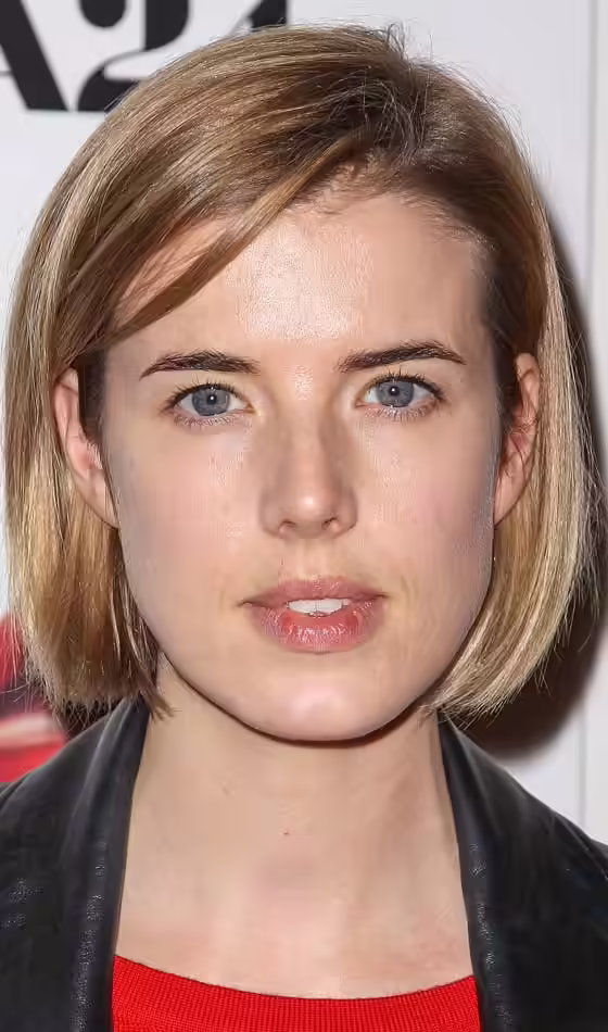 Bridal Hairstyles for Short Hair - Side Parted Blonde Side Parted Blonde