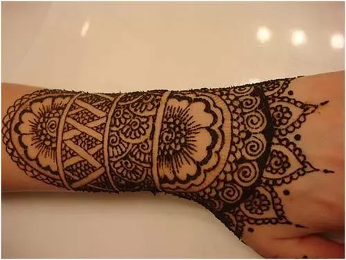 black mehndi designs for hands