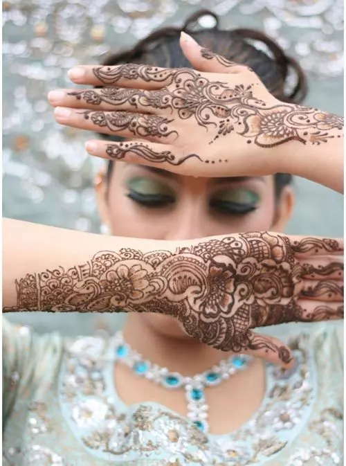 intricate mehndi designs