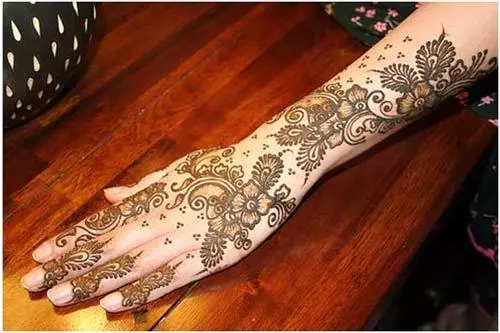 mehndi design back side of hand