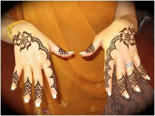 mehndi designs simple