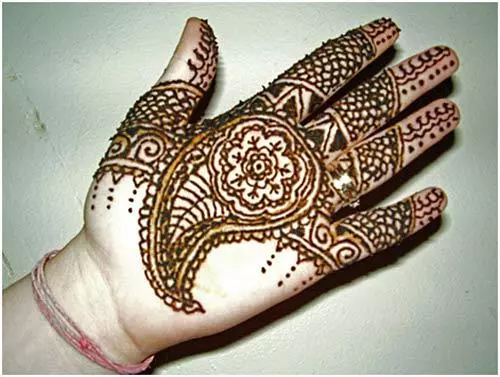 simple mehndi design for hands