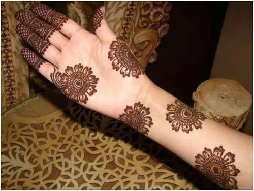 unique mehndi designs for hand