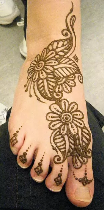 Arabic mehndi design