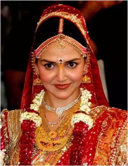  Esha Deol's Wedding Look