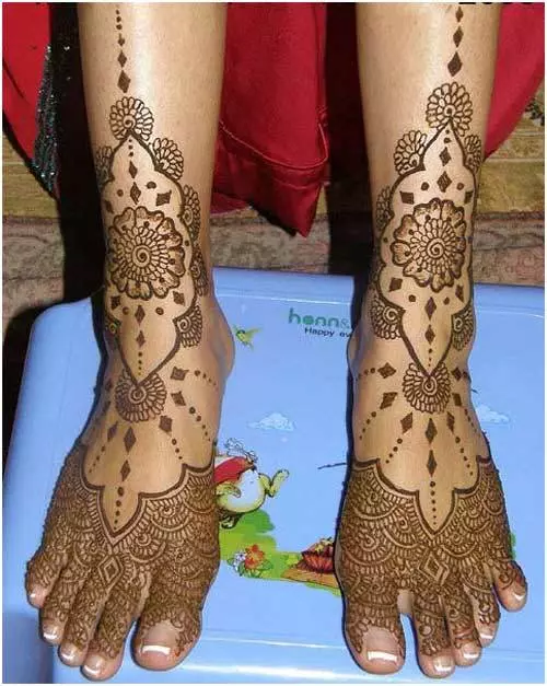 leg mehndi designs easy