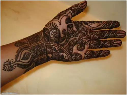 mehndi designs for hands traditional