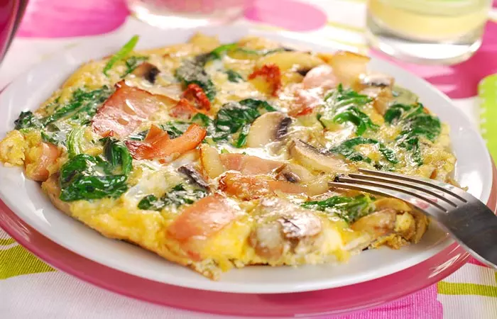 Low-Carb Diet - Spinach And Mushroom Omelet With Cheese