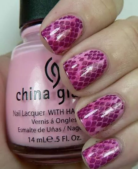 snake nail art in pink