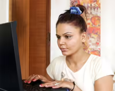 Rakhi Sawant's tech look without makeup Rakhi Sawant's tech look without makeup