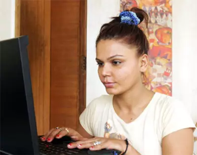 Rakhi Sawant's tech look without makeup