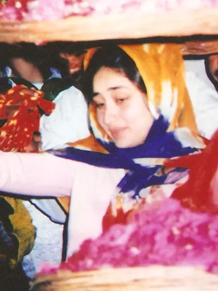 Kareena Kapoor without makeup at holy shrine of saint Khwaja Moinuddin Chishti