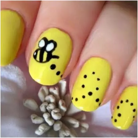 bumble nails