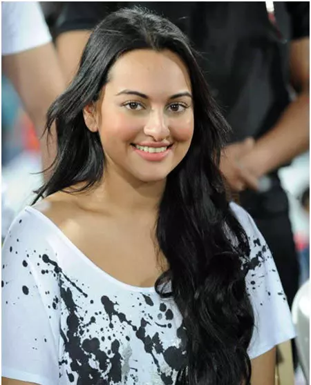 sonakshi without makeup at ccl