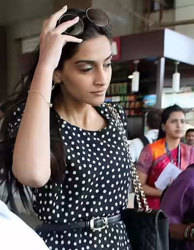 sonam kapoor snaps sonam kapoor snaps
