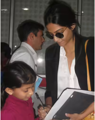 sonam kapoor spotted sonam kapoor spotted