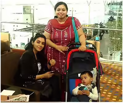 The happy Asin without makeup The happy Asin without makeup