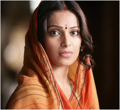 Bipasha Basu sporting a no makeup look in her movie Aakrosh