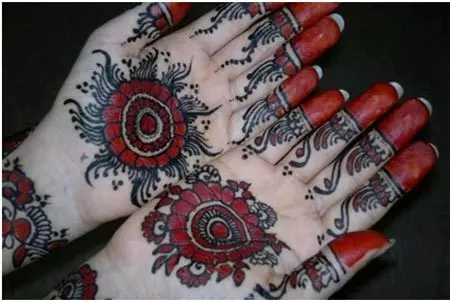 black mehndi for hands