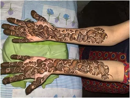 floral mehndi design