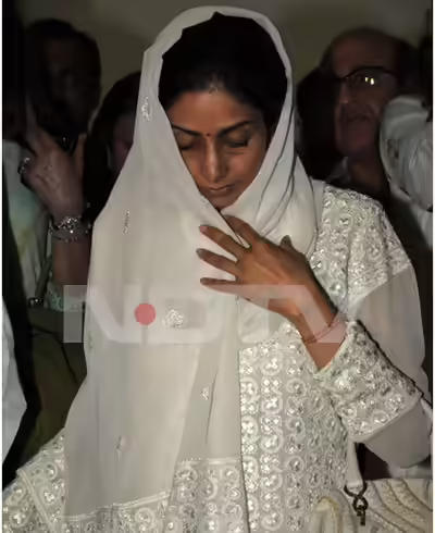 Sridevi without makeup at the Hare Krishna temple Sridevi without makeup at the Hare Krishna temple